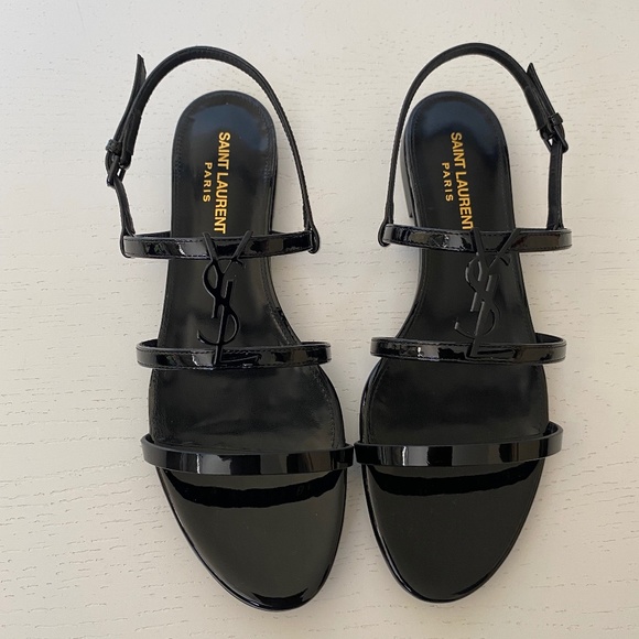 CASSANDRA FLAT SANDALS IN PATENT LEATHER WITH BLACK MONOGRAM - Picture 1 of 6